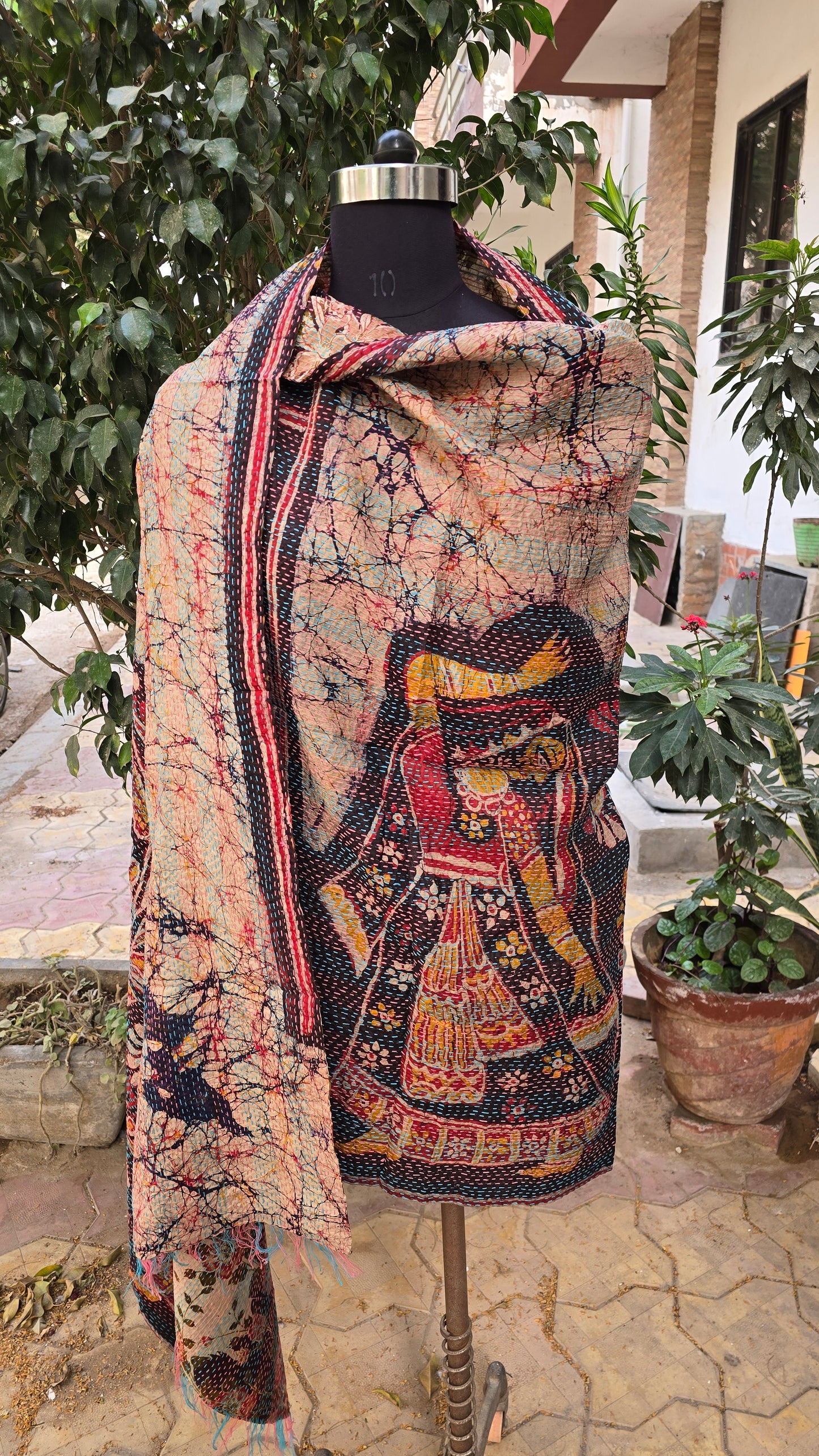 Dupatta Silk Shawl reversible Kantha handmade