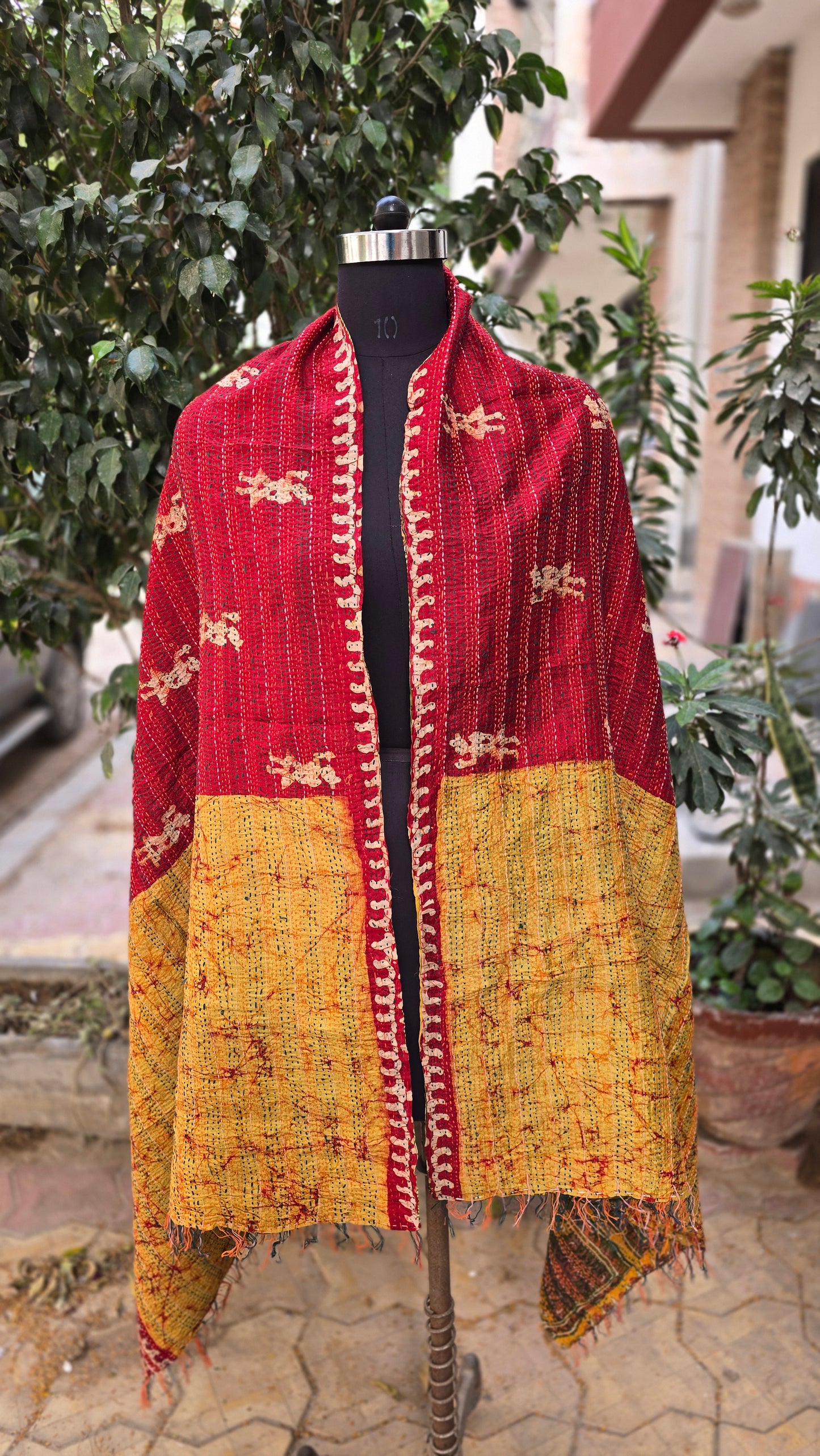 Dupatta Silk Shawl reversible Kantha handmade