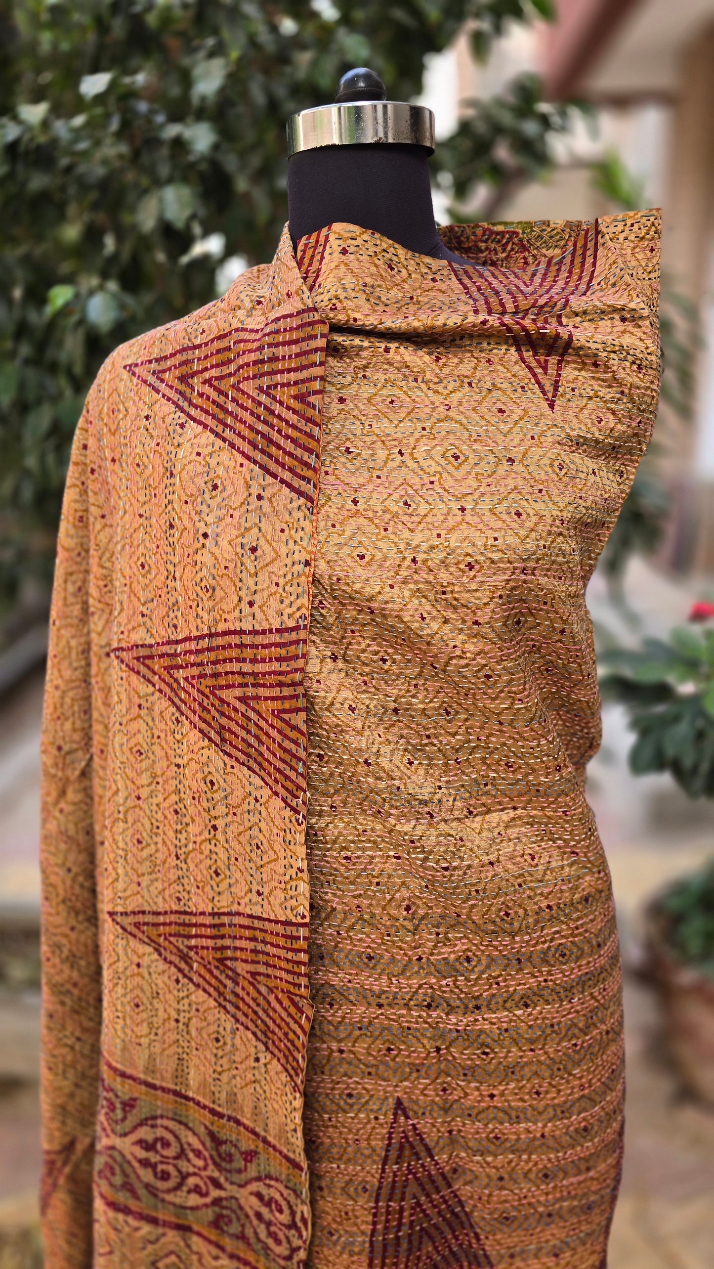 Dupatta Silk Shawl reversible Kantha handmade