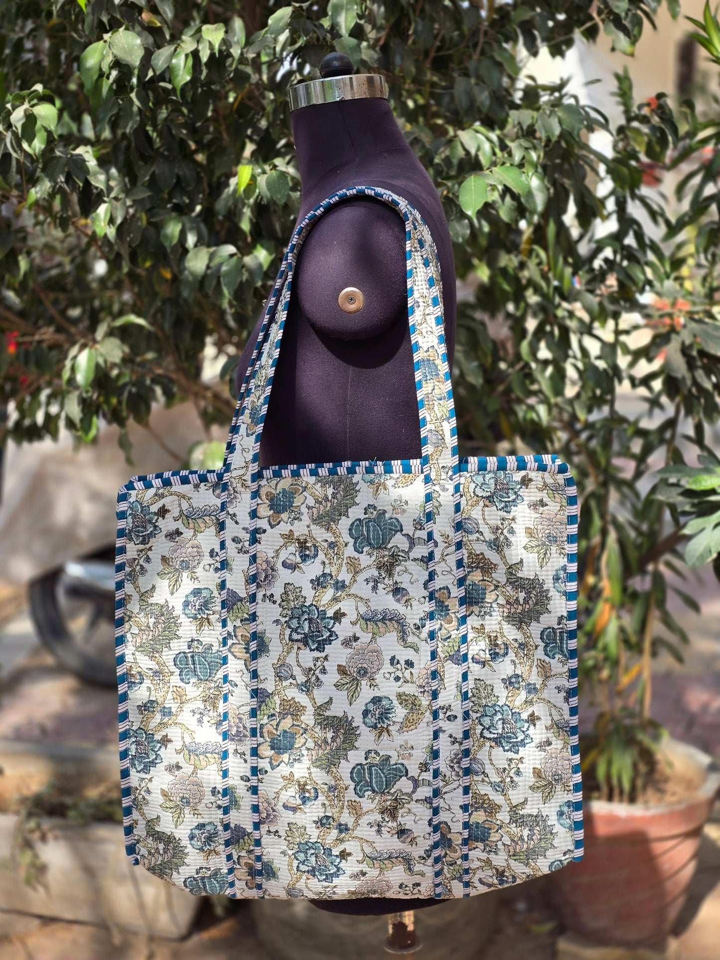 Tote Bag shopping bag Quilted Printed with Zipper