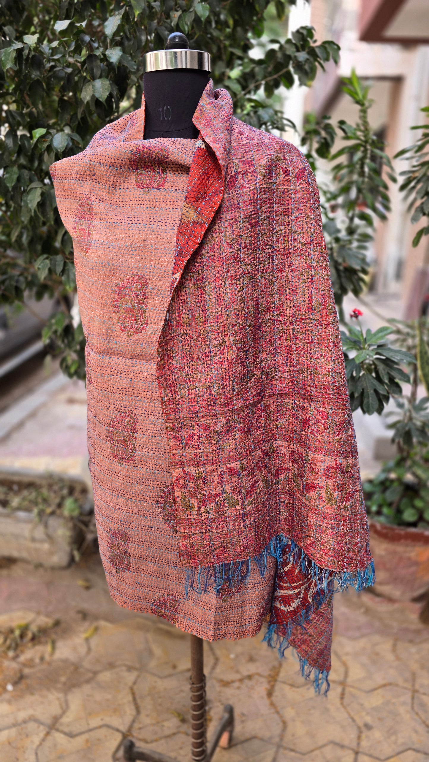 Dupatta Silk Shawl reversible Kantha handmade
