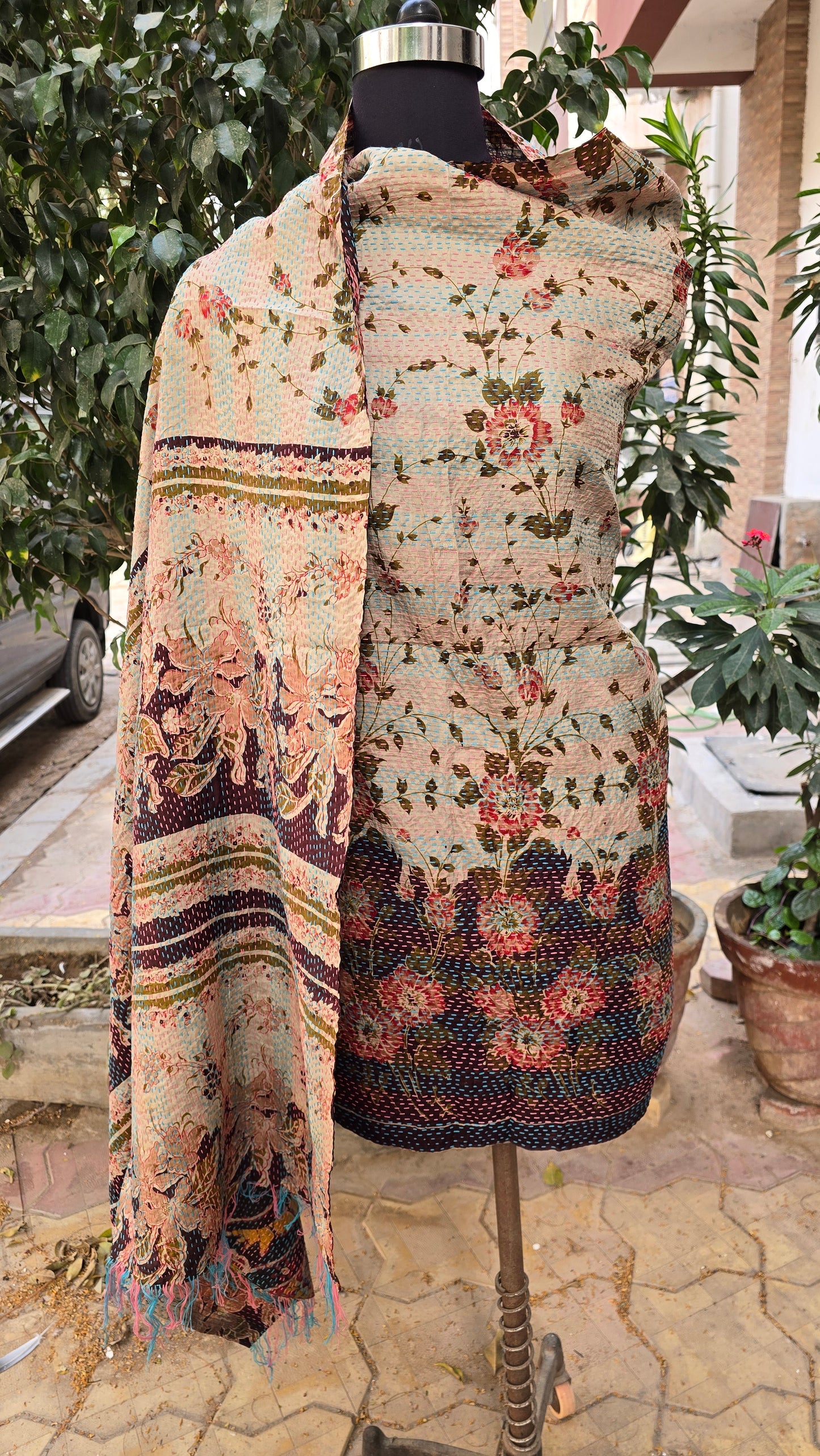 Dupatta Silk Shawl reversible Kantha handmade