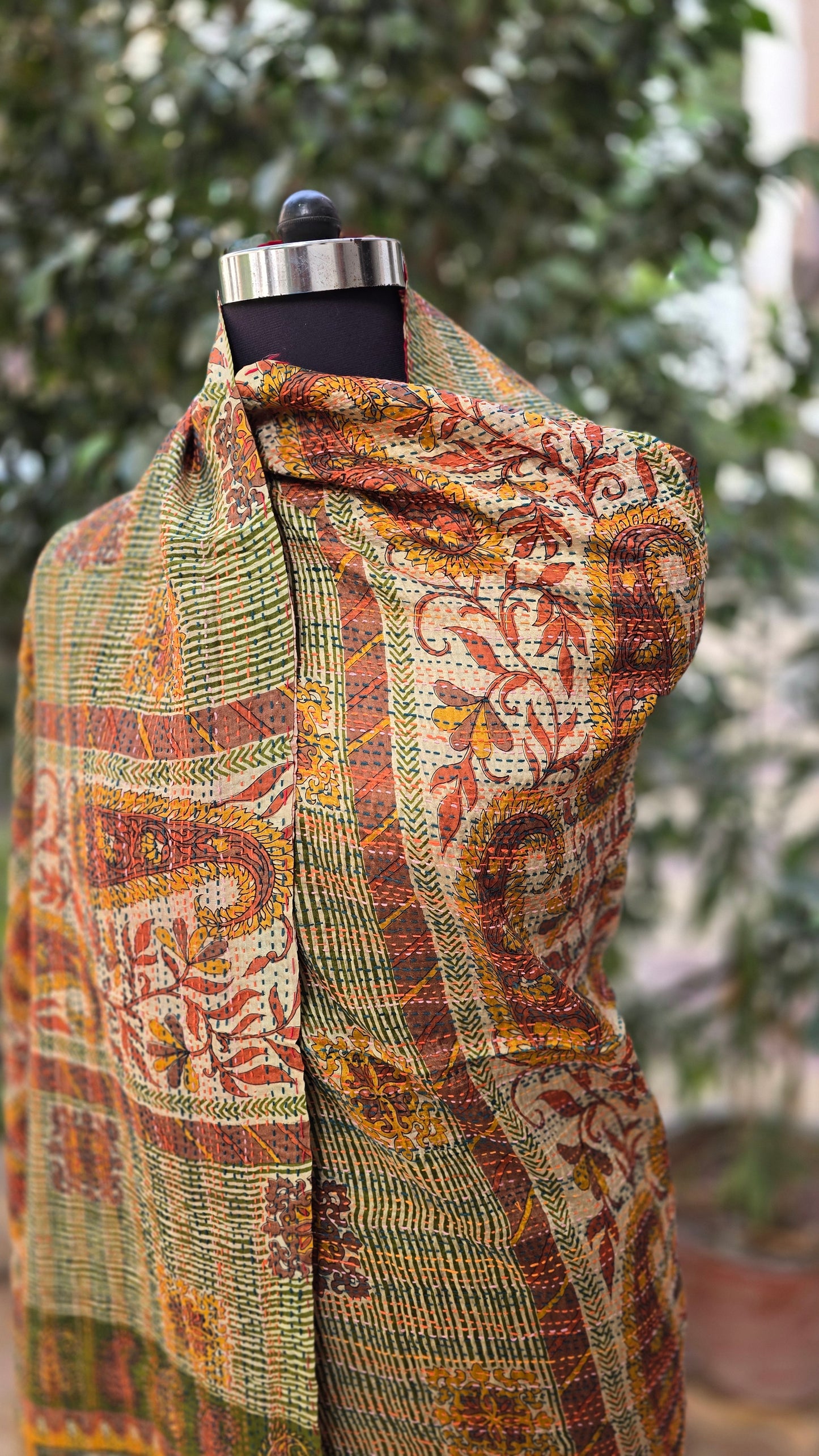 Dupatta Silk Shawl reversible Kantha handmade