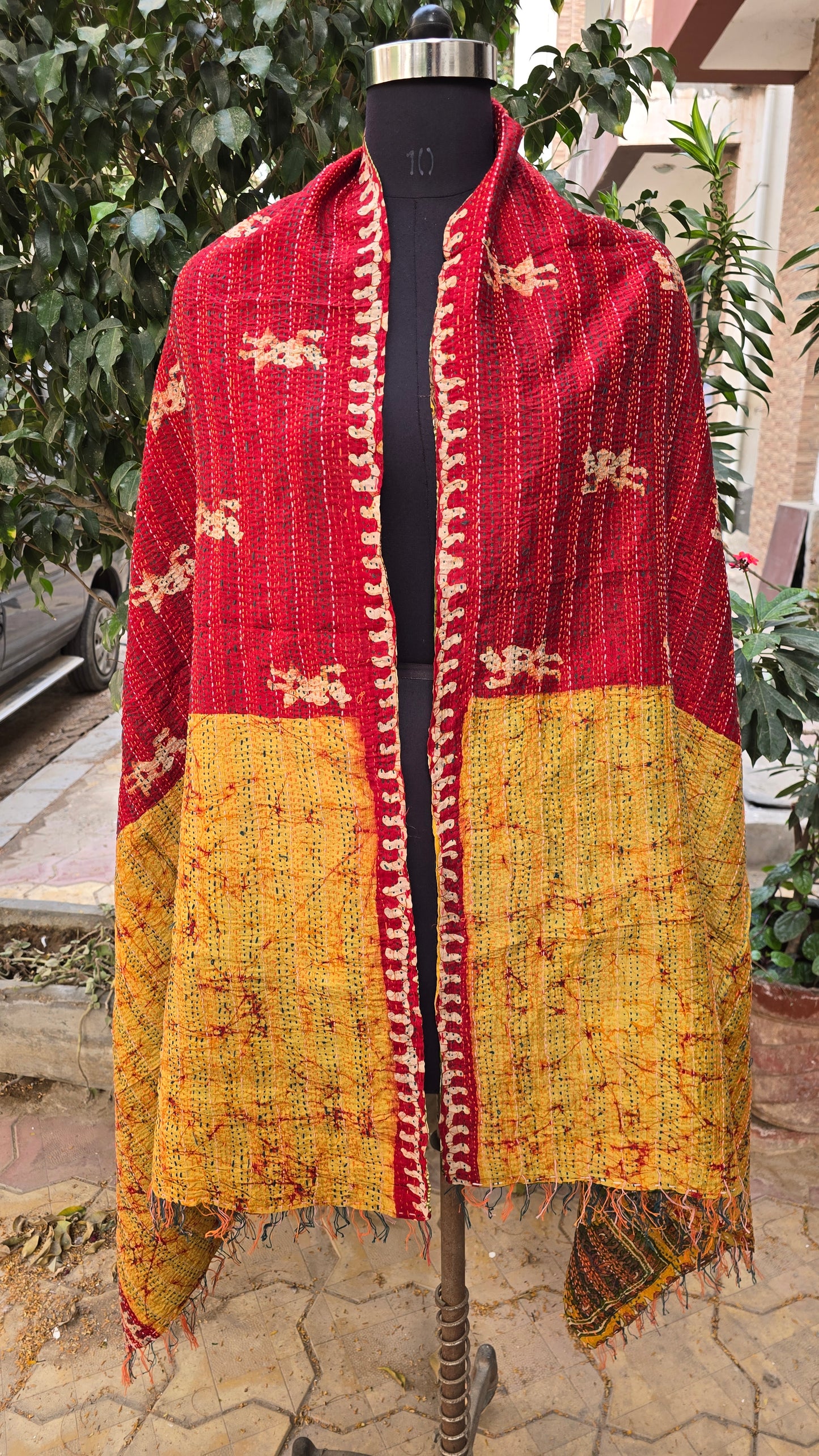 Dupatta Silk Shawl reversible Kantha handmade