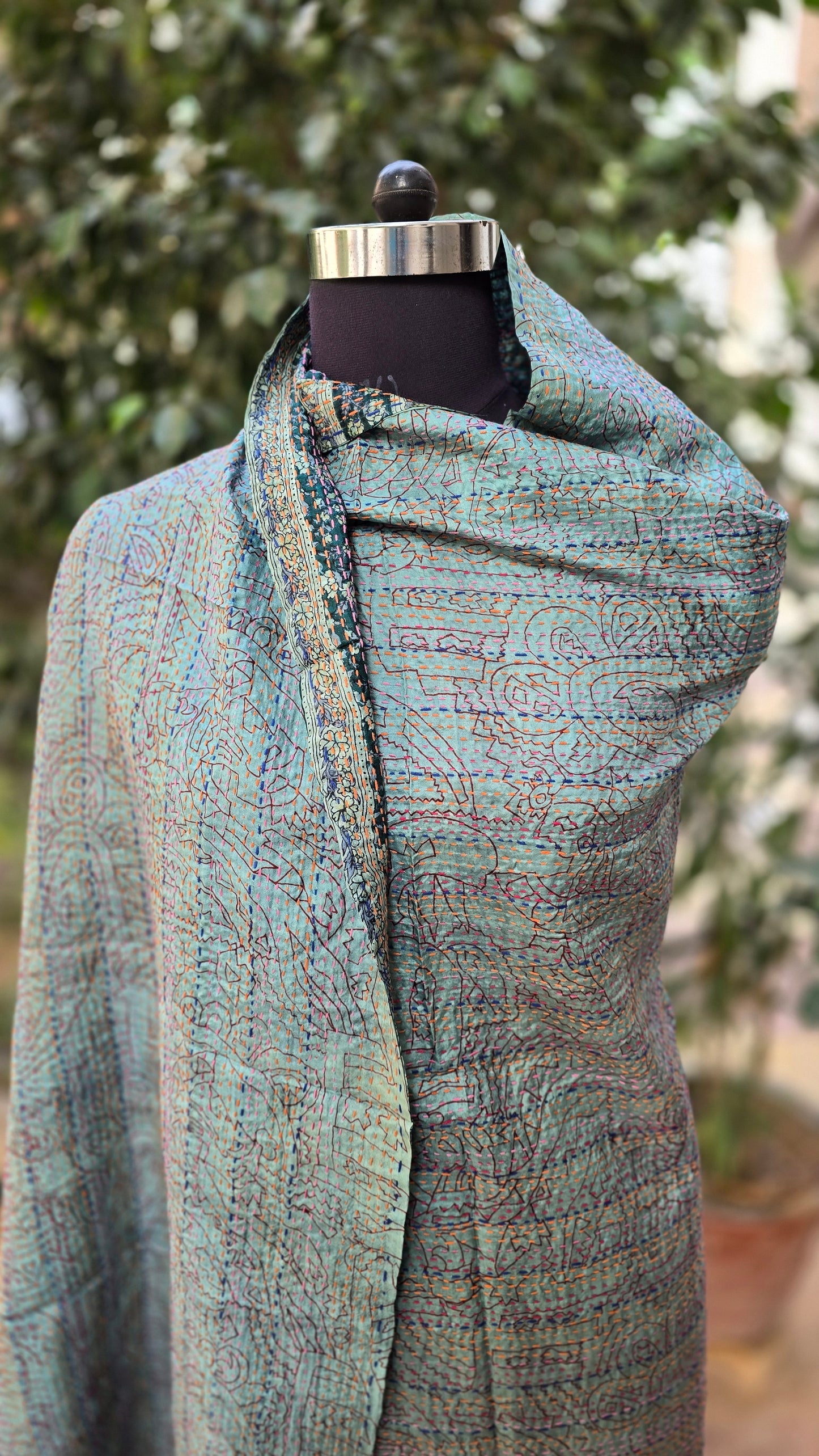 Dupatta Silk Shawl reversible Kantha handmade
