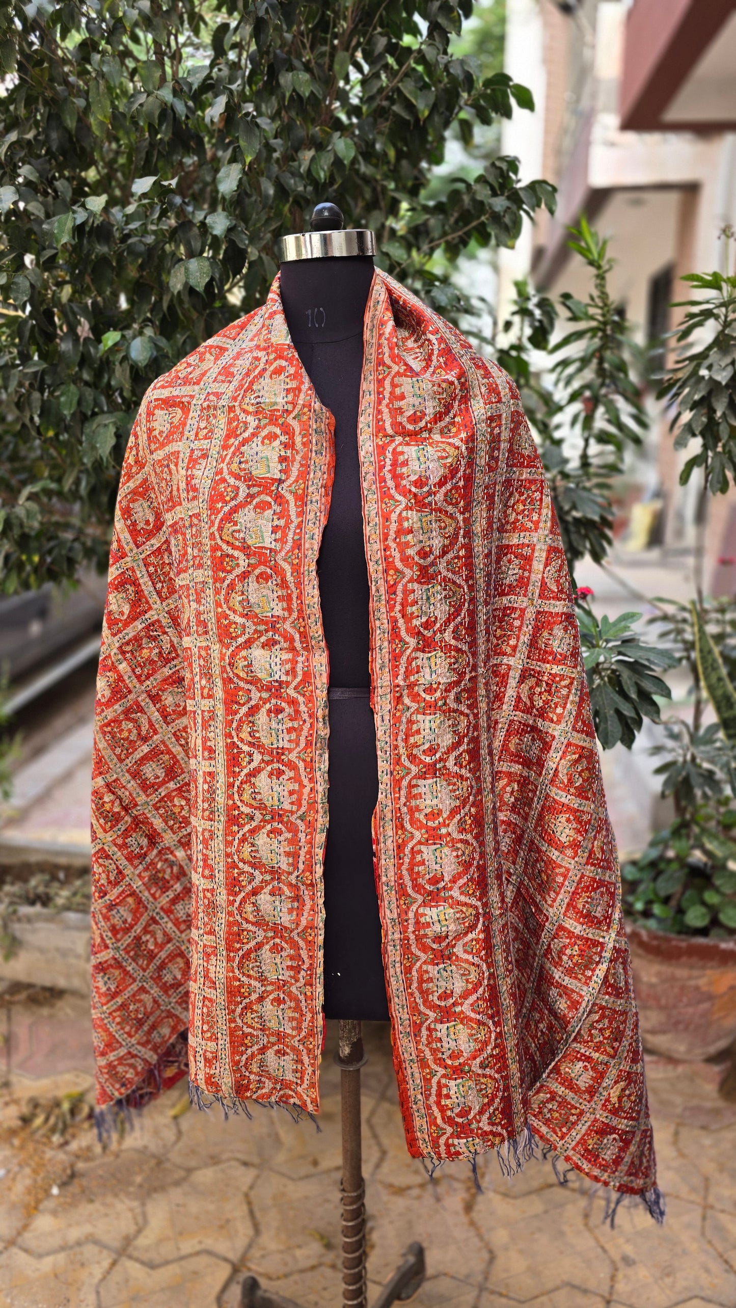 Dupatta Silk Shawl reversible Kantha handmade