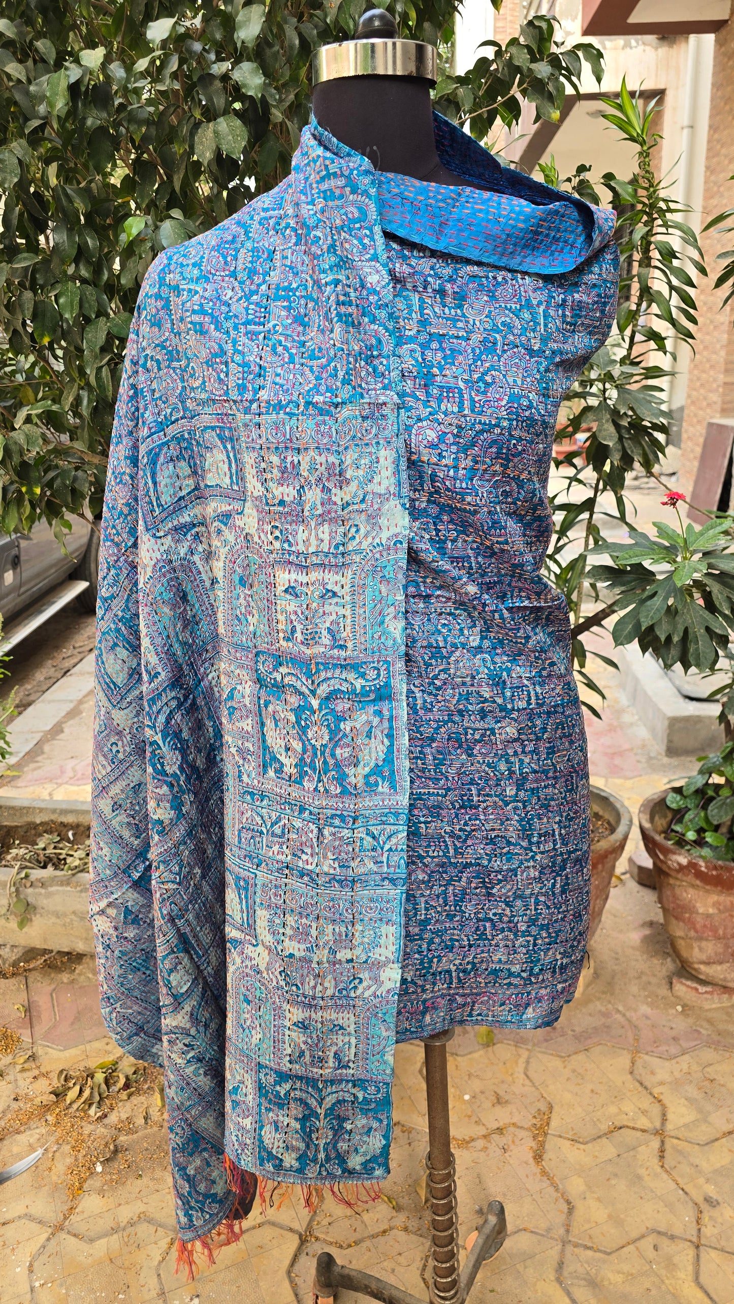 Dupatta Silk Shawl reversible Kantha handmade