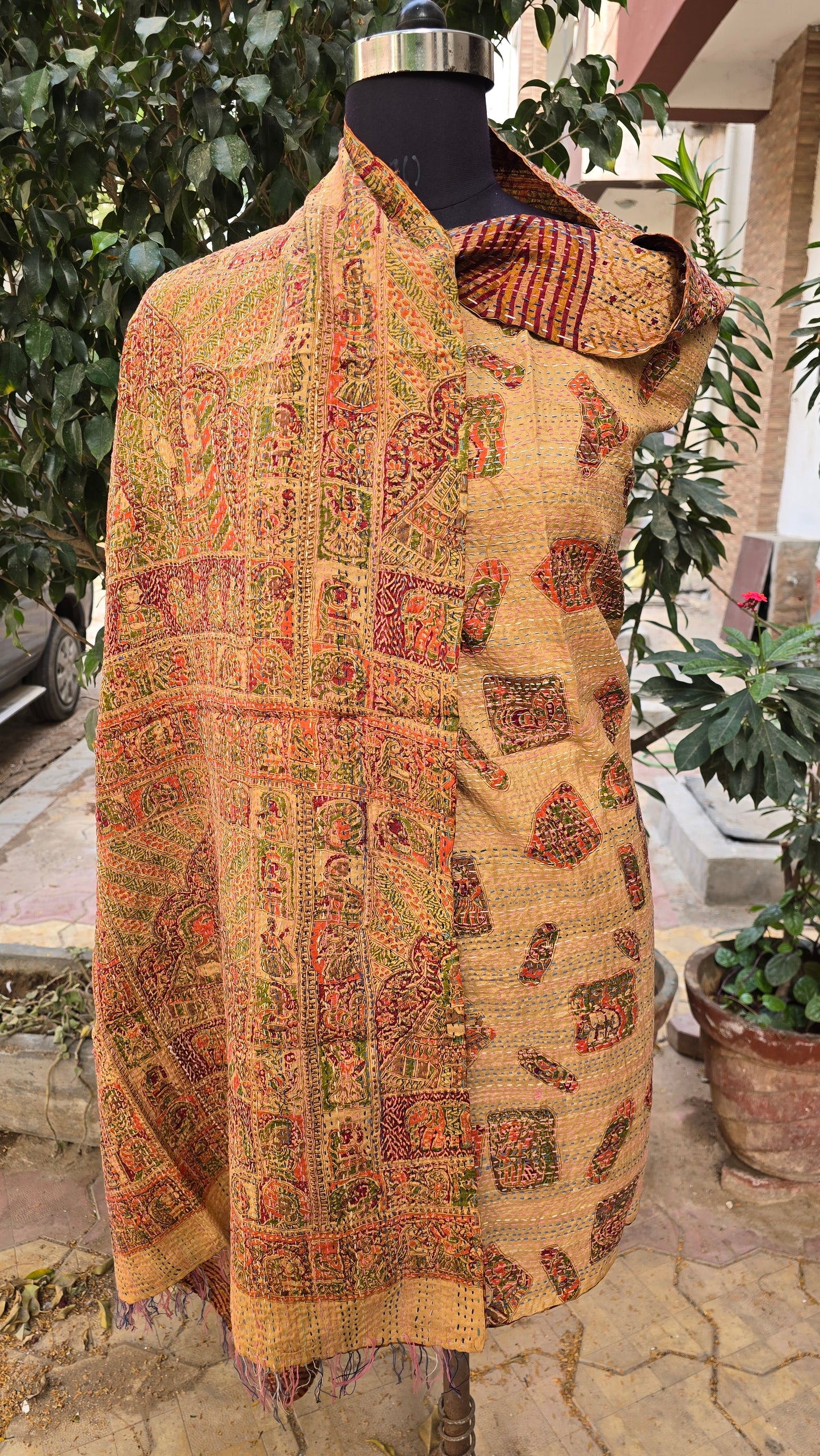Dupatta Silk Shawl reversible Kantha handmade